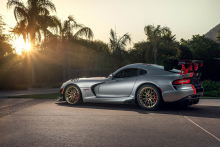 Dodge Viper ACR with HRE RC100 in Brushed Gold